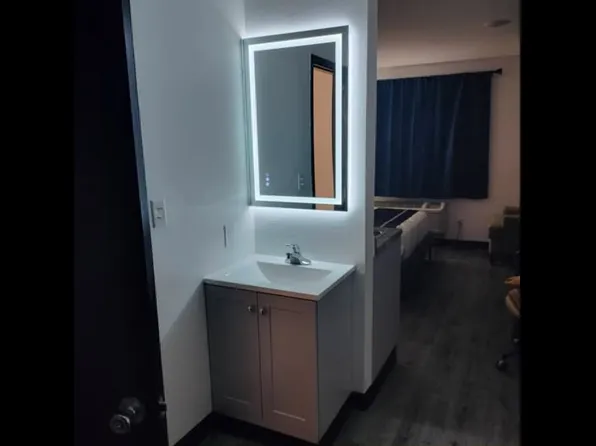 1000 N 42nd St, Grand Forks, ND 58203