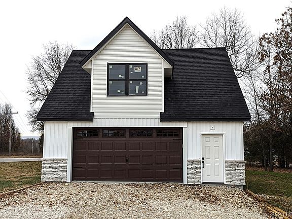 3rd image of 71 Twisted Oaks Dr