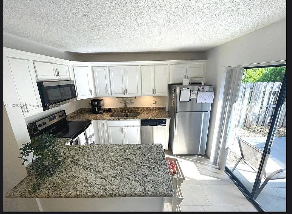2 bed, 1236 sqft, $2,980 — Photo 3