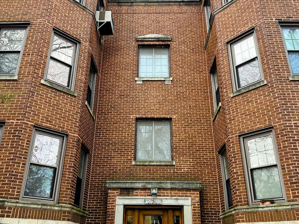 1st image of 1729 W Farwell Ave APT 2W