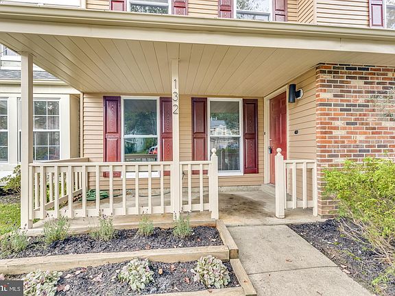 3rd image of 132 Calderwood Ln