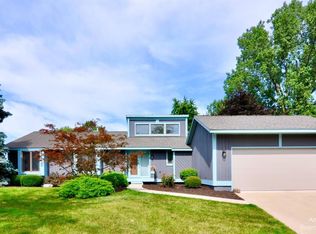 3662 Wellington Cross Rd, Ann Arbor, MI 48105