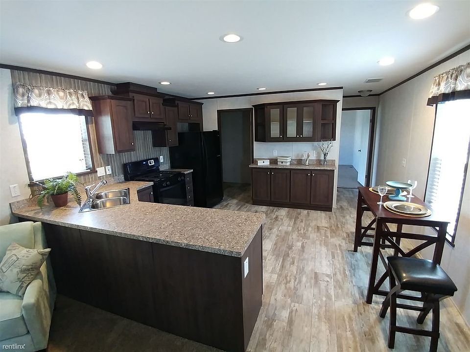 1st image of 8 Apple Ln
