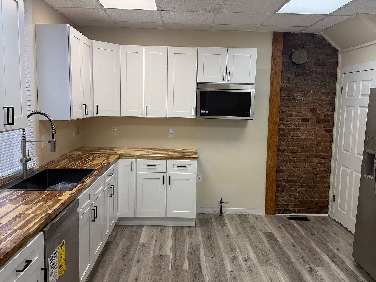 4 bed, 1.5 bath, 1888 sqft, $2,400 — Photo 3