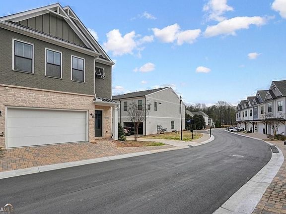 3rd image of 123 Village Green Ave