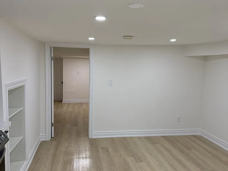 67 Carrick Ave #BASEMENT — Photo 6