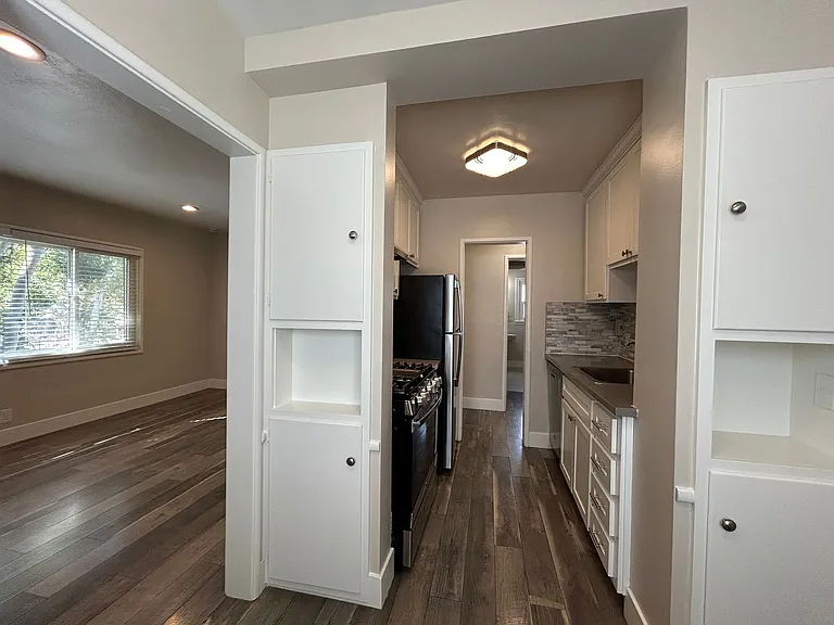 2713 and 2721 T Street, Sacramento — Photo 17