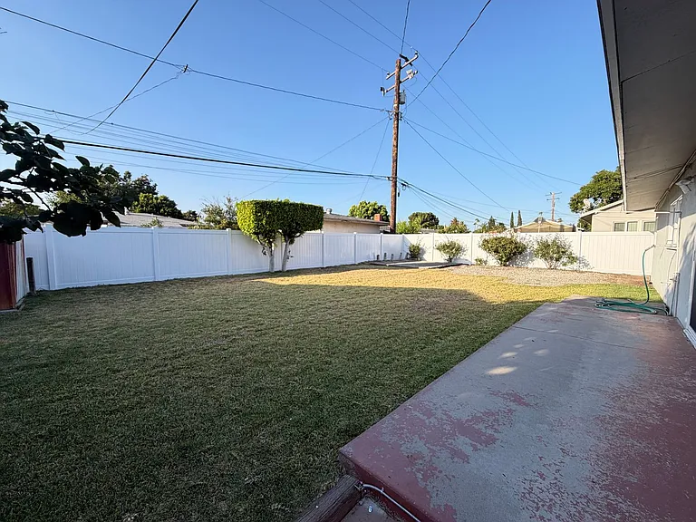 2033 E Garvey Ave N — Photo 4