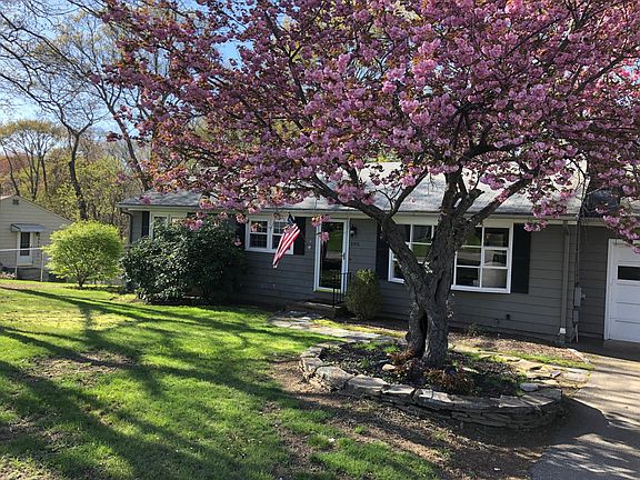 2nd image of 195 Maplewood Dr