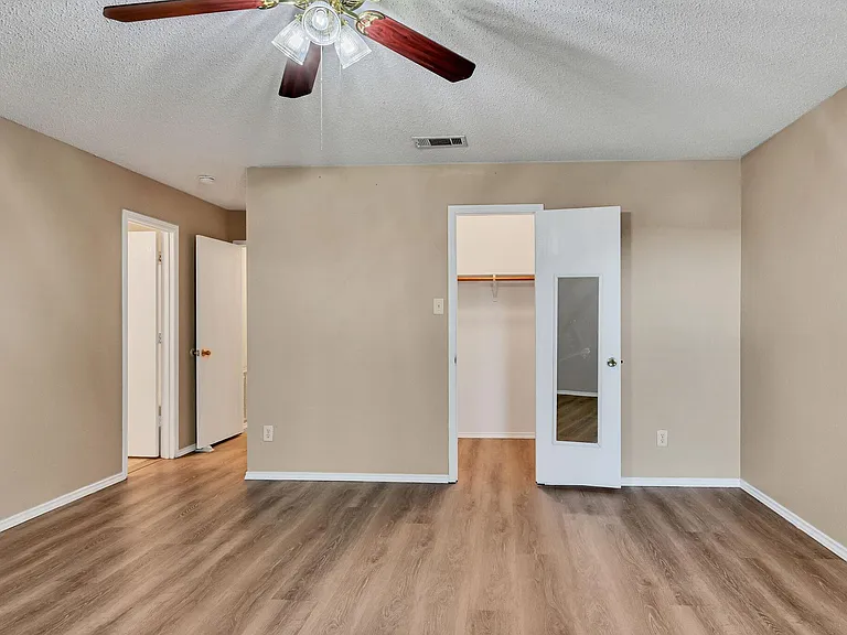 2124 Blanco Ln — Photo 21
