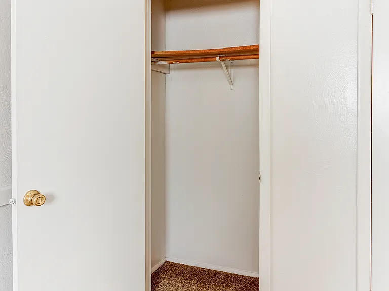 Harbor Square Apartments — Photo 18