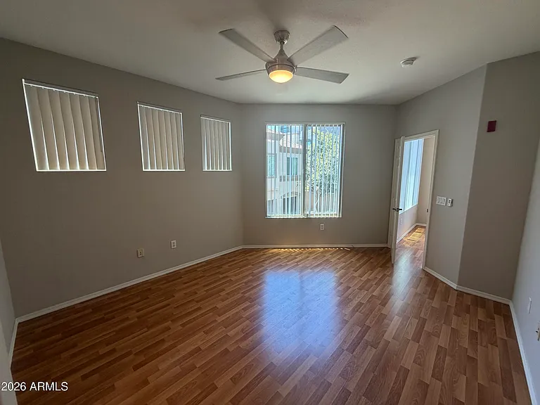420 W 1st St #221 — Photo 10