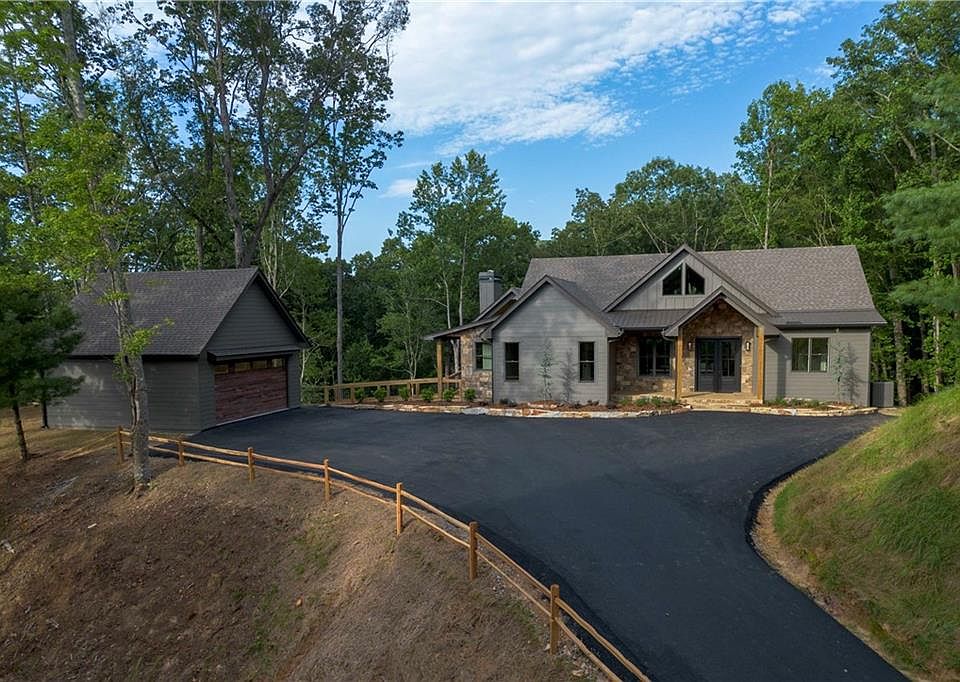 1st image of 750 Settlers Ridge Rd