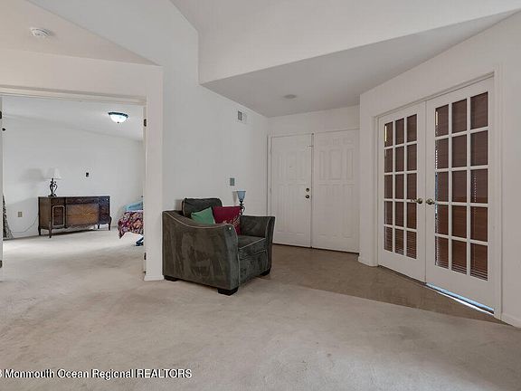 5th image of 1099 B Buckingham Drive