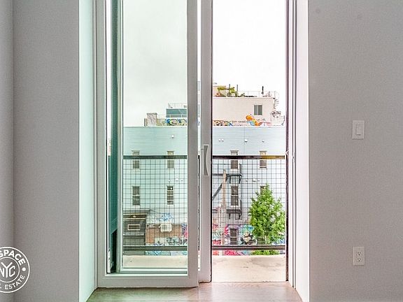 4th image of 28 Wilson Ave APT 4B