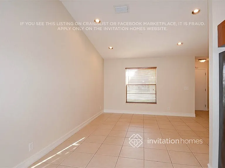 1371 Denlow Ln — Photo 5