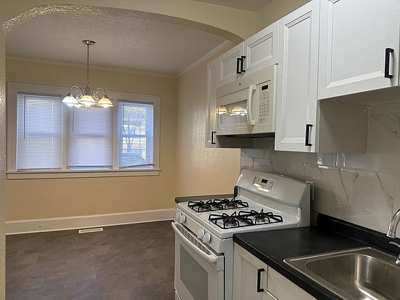 2nd image of 1319 Charles St #1