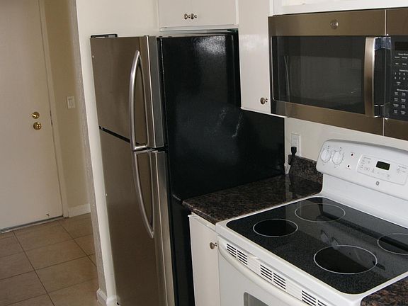 5th image of 320 N Civic Dr APT 316
