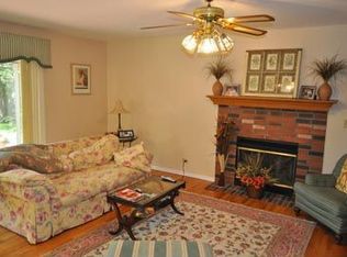 350 Claire Ln, Cary, IL 60013