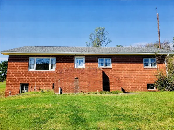 349 Hopwood Coolspring Rd N, Hopwood, PA 15445