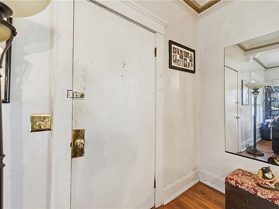 3rd image of 131 W Seaview Ave