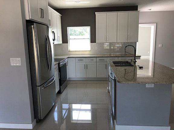 3rd image of 2749 Kumquat Dr