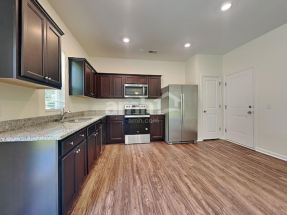 3rd image of 170 Orion Way