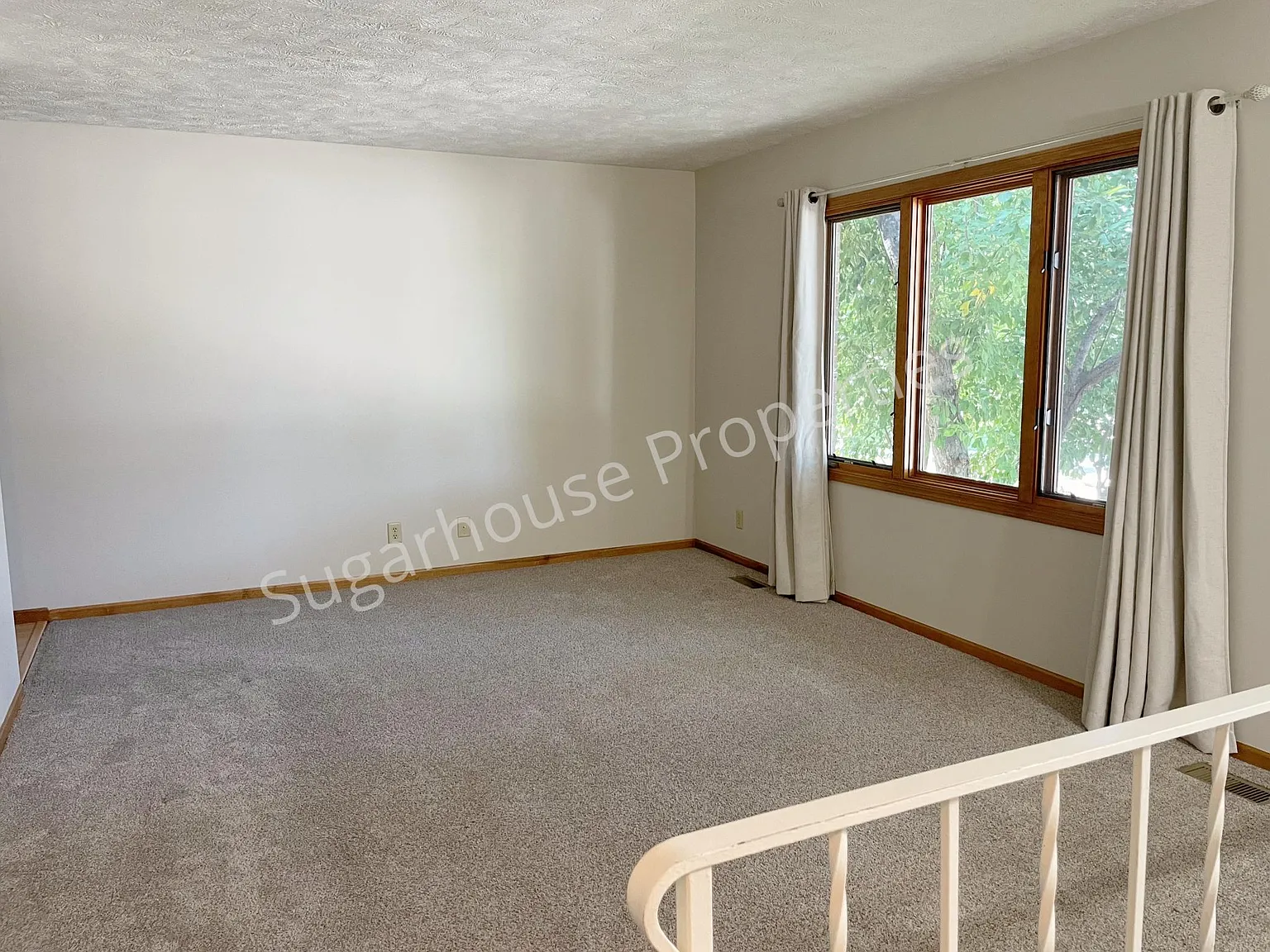 3 bed, 1220 sqft, $1,895 — Photo 2