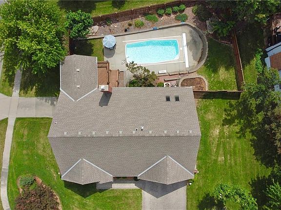 5th image of 3829 S Willis Ct
