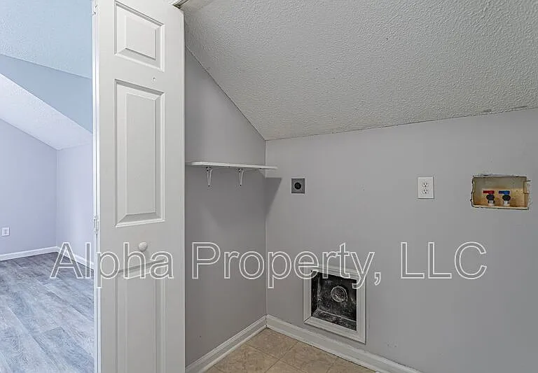 736 Bent Hollow Ct — Photo 24