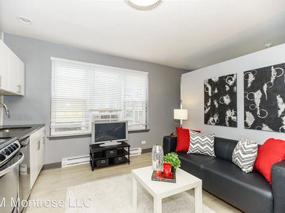 1st image of 944 W Montrose Ave APT 309