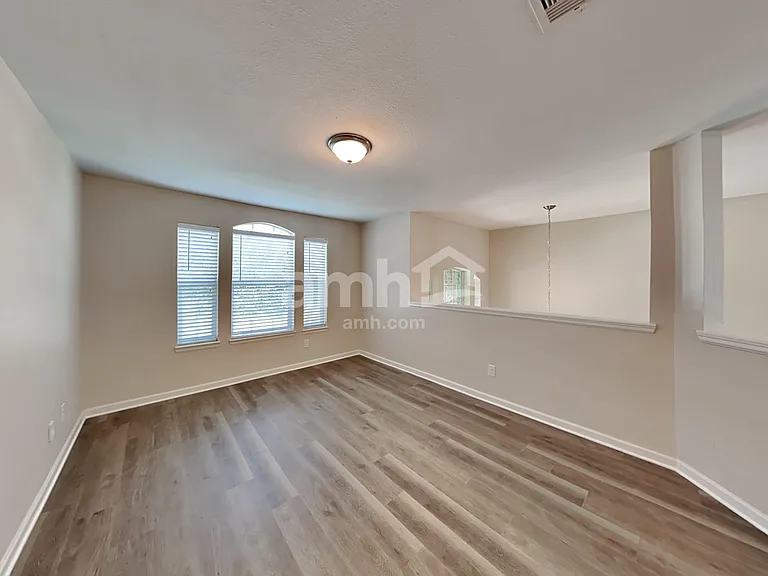 501 Falcon Lake Dr — Photo 28