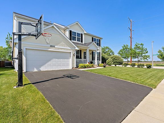 3rd image of 2900 Darley Dr
