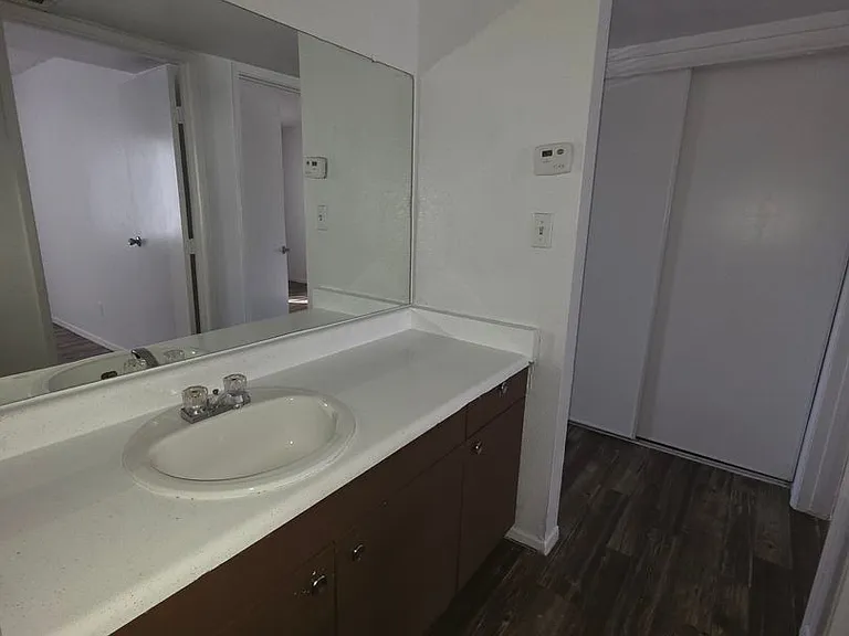 Canyon 35 Apartments — Photo 40