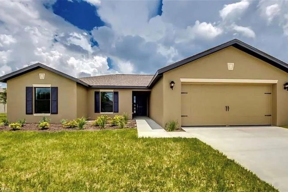 1206 SW Trafalgar Pkwy