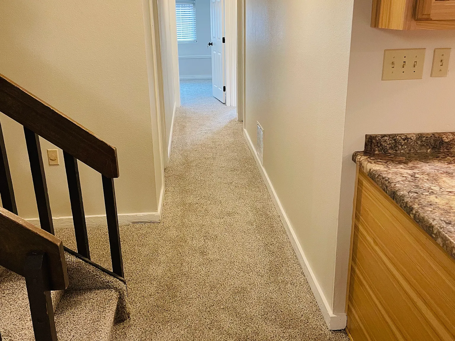 6 bed, 4094 sqft, $900 — Photo 3