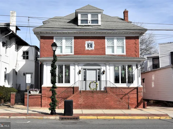467 High St, Burlington, NJ 08016