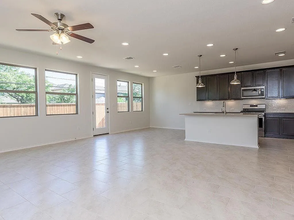 9103 White Coral Dr — Photo 2
