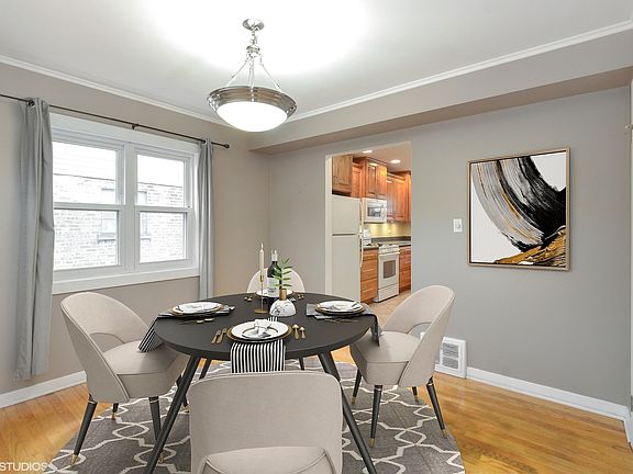 4th image of 634 E Clarendon Ave