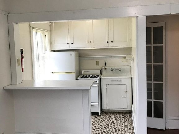 4th image of 317 John St #1
