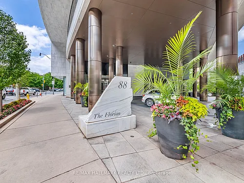88 Davenport Rd #308 Photo 1