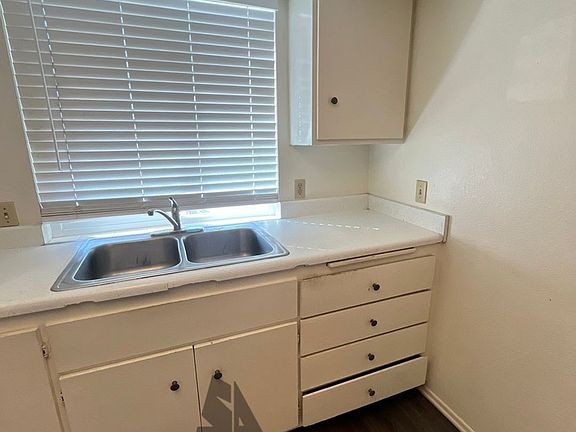 4th image of 14932 Jackson St APT A