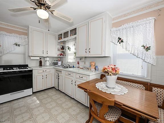 5th image of 1107 W 23rd St