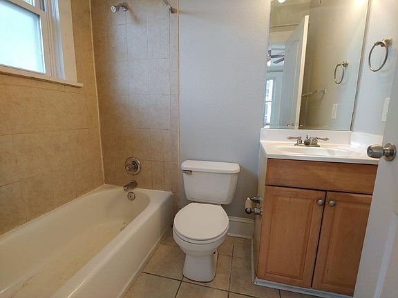 5th image of 139 Cottage Ave APT 1