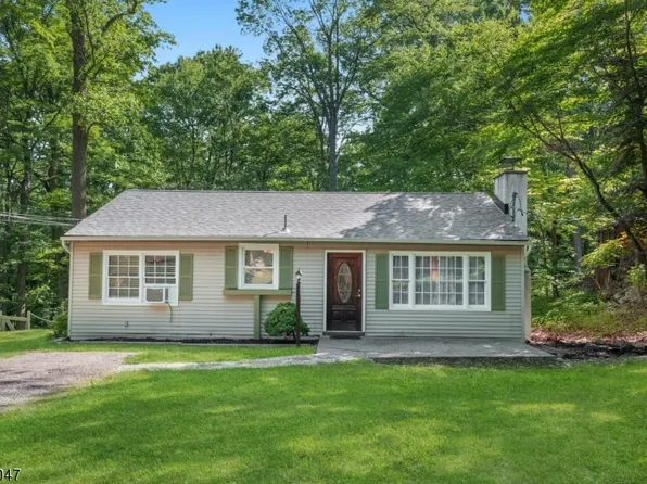 26 Ranger Trl, Byram Twp., NJ 07871