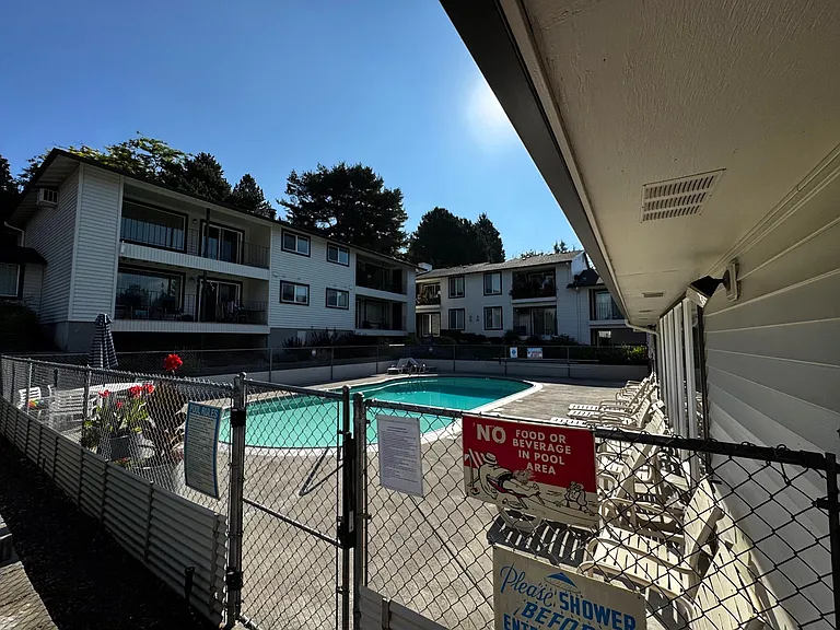 Chestnut Place Apartments — Photo 10