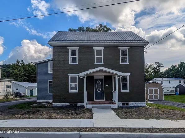 210 N Thomas St, Bedford, PA 15522