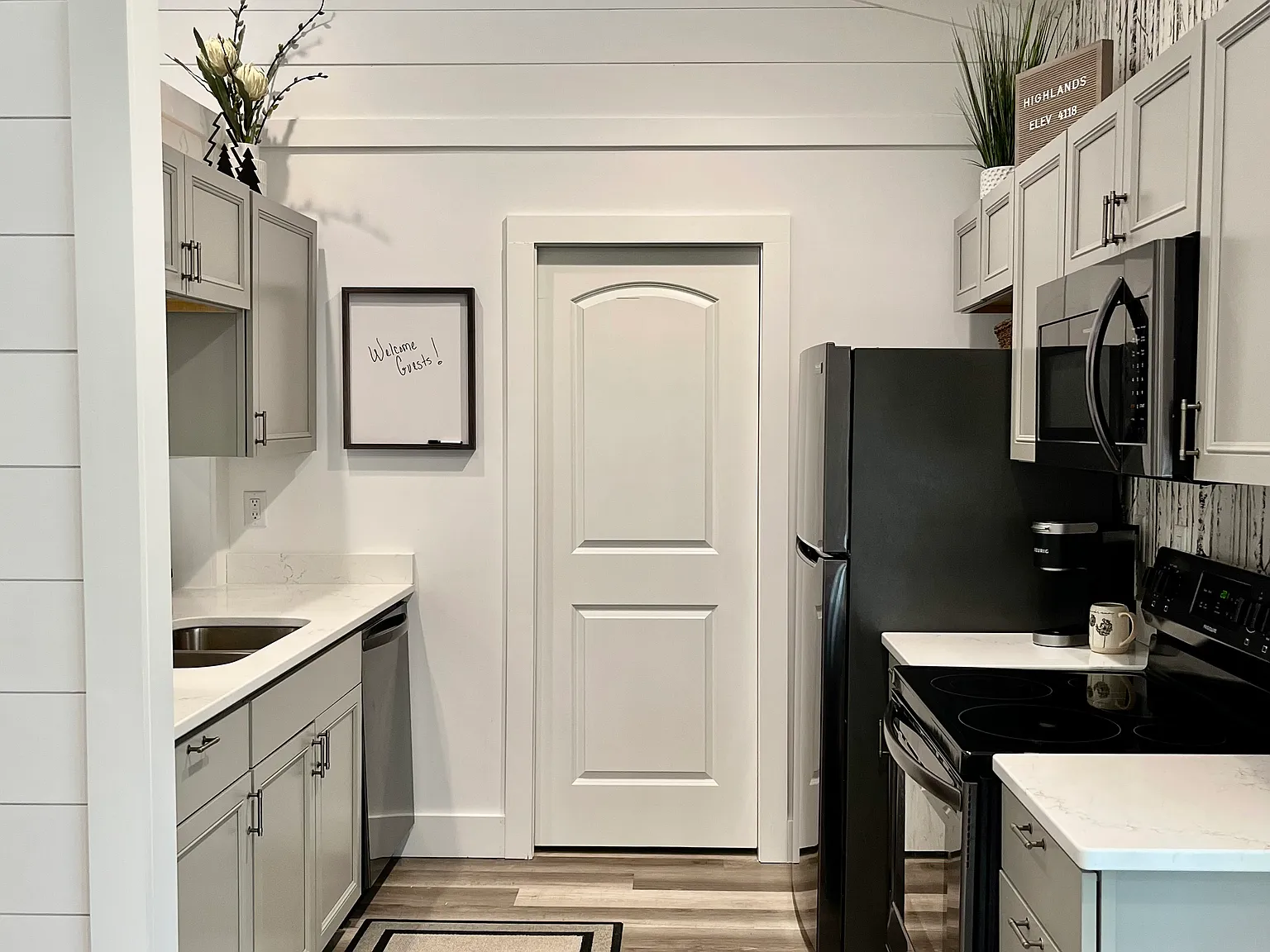 2 bed, 1200 sqft, $3,000 — Photo 3