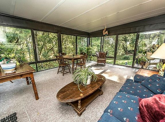 2nd image of W241N5972 Goldencrest Ct