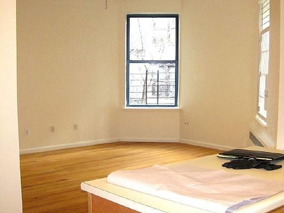 2nd image of 128 W 112th St APT 1A